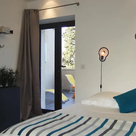 Le Jour Et La Nuit, Bed & Breakfast